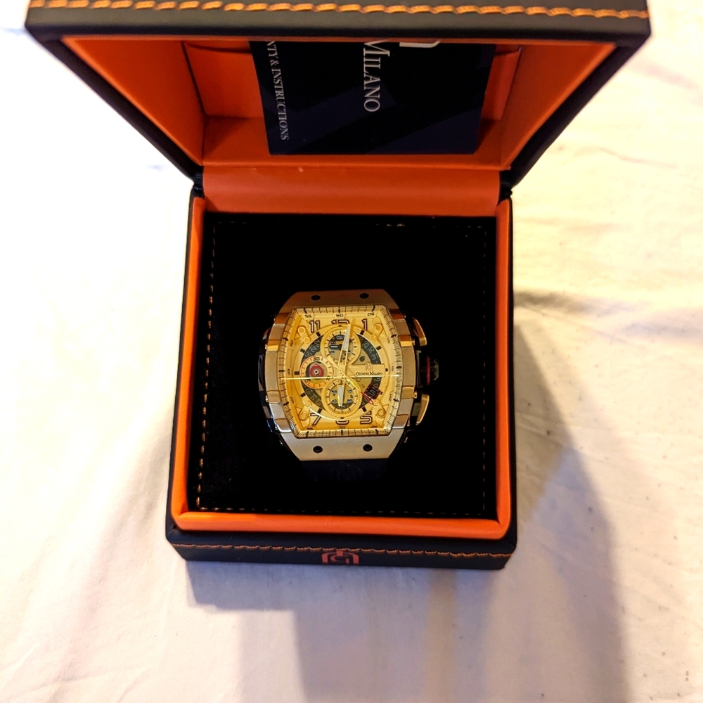 Gold watch, Giorgio Milano. I just usted 2 time is like new, perfect.